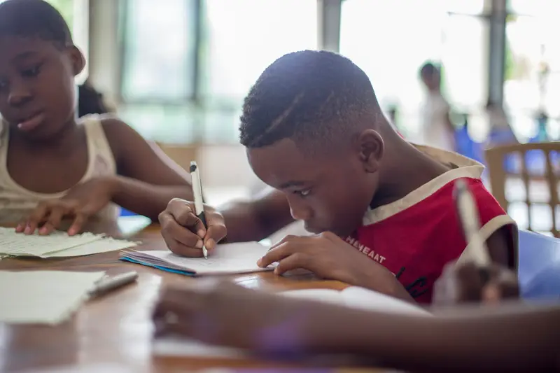 Alunos a estudar no centro de estudos